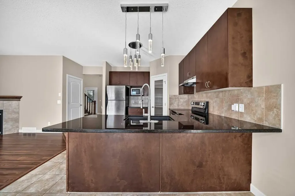 38 Everwoods Link SW Calgary AB T2Y 5G5