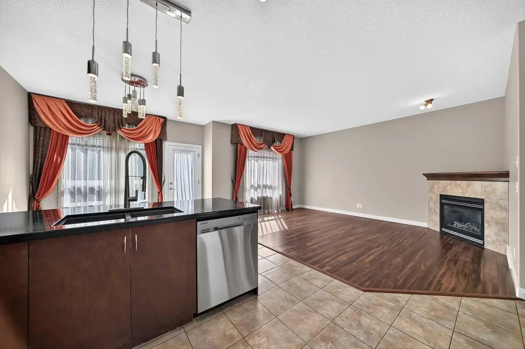 38 Everwoods Link SW Calgary AB T2Y 5G5