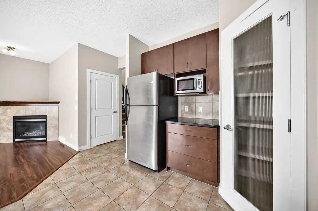 38 Everwoods Link SW Calgary AB T2Y 5G5