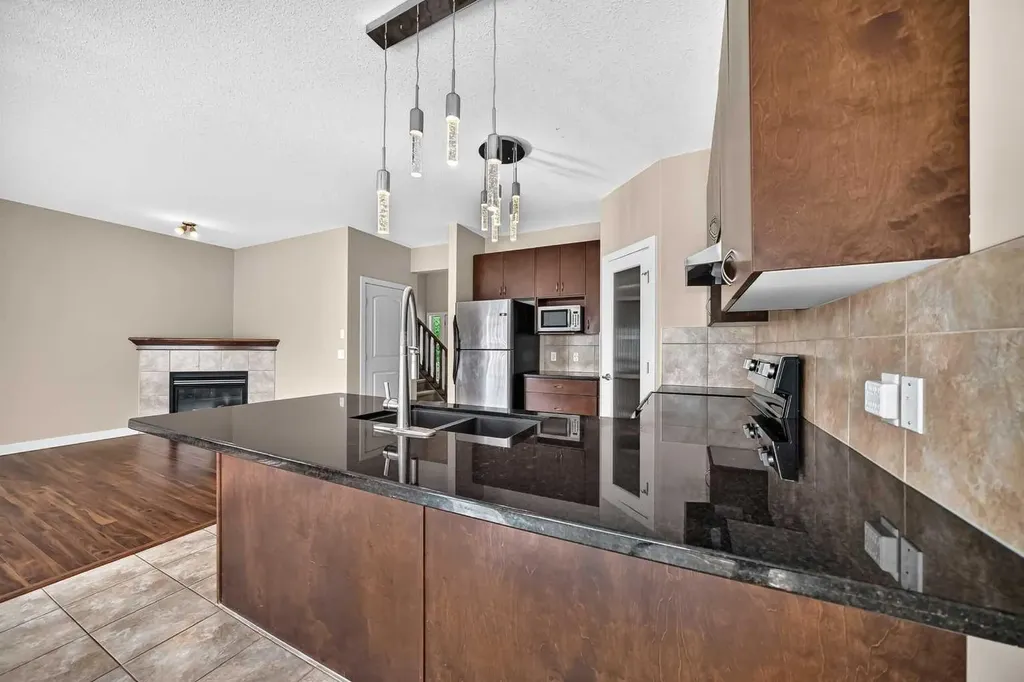 38 Everwoods Link SW Calgary AB T2Y 5G5