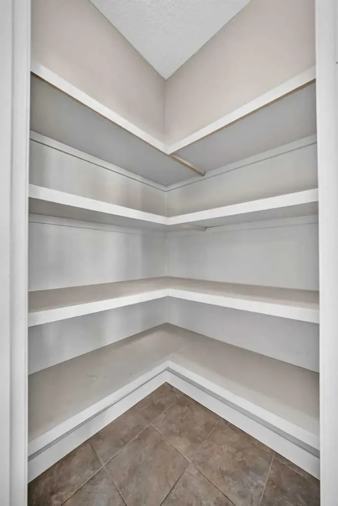 38 Everwoods Link SW Calgary AB T2Y 5G5