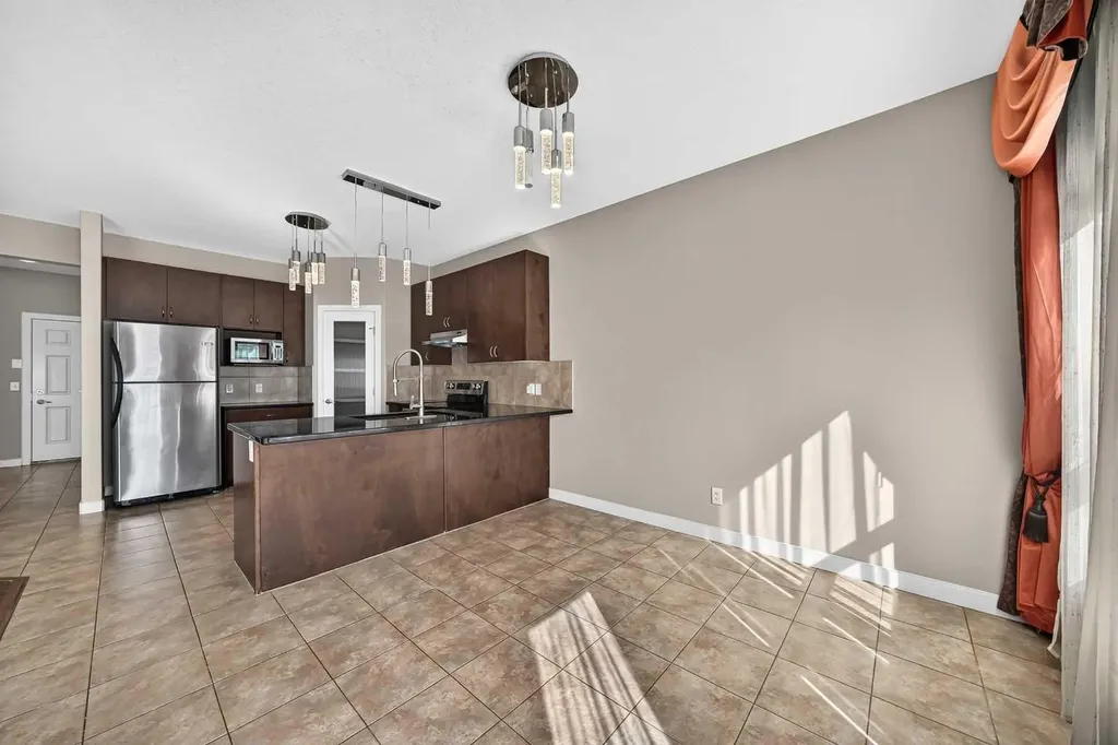 38 Everwoods Link SW Calgary AB T2Y 5G5