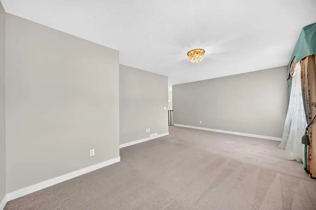 38 Everwoods Link SW Calgary AB T2Y 5G5