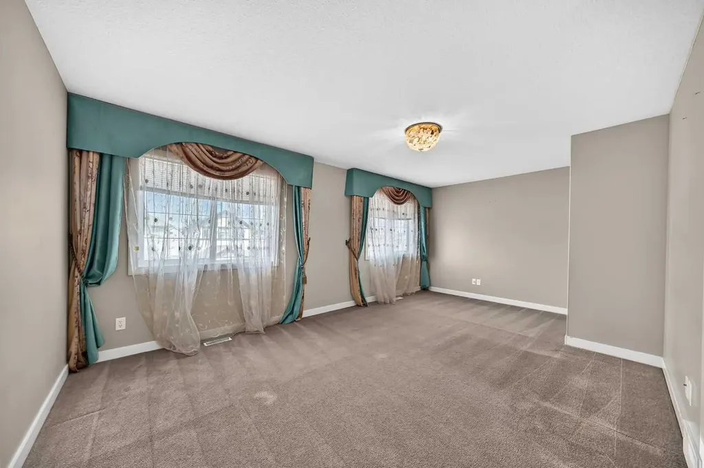38 Everwoods Link SW Calgary AB T2Y 5G5