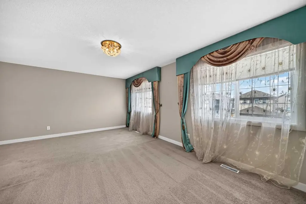 38 Everwoods Link SW Calgary AB T2Y 5G5