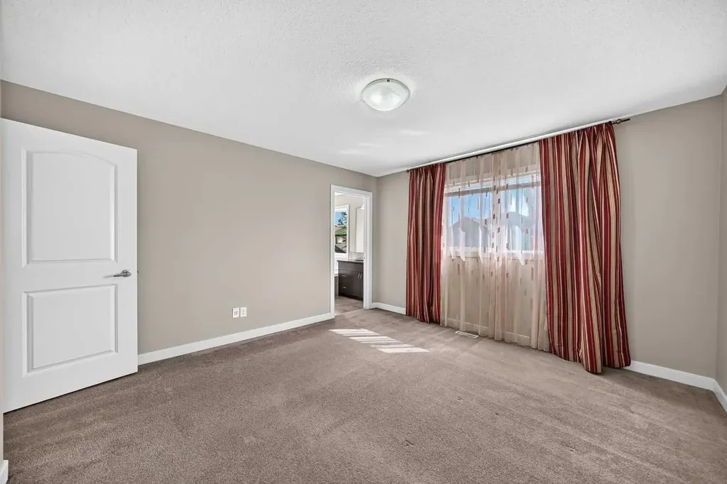 38 Everwoods Link SW Calgary AB T2Y 5G5