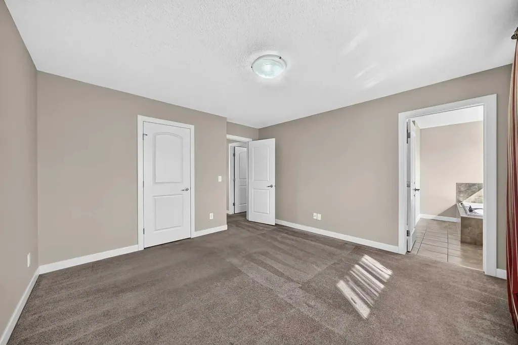 38 Everwoods Link SW Calgary AB T2Y 5G5