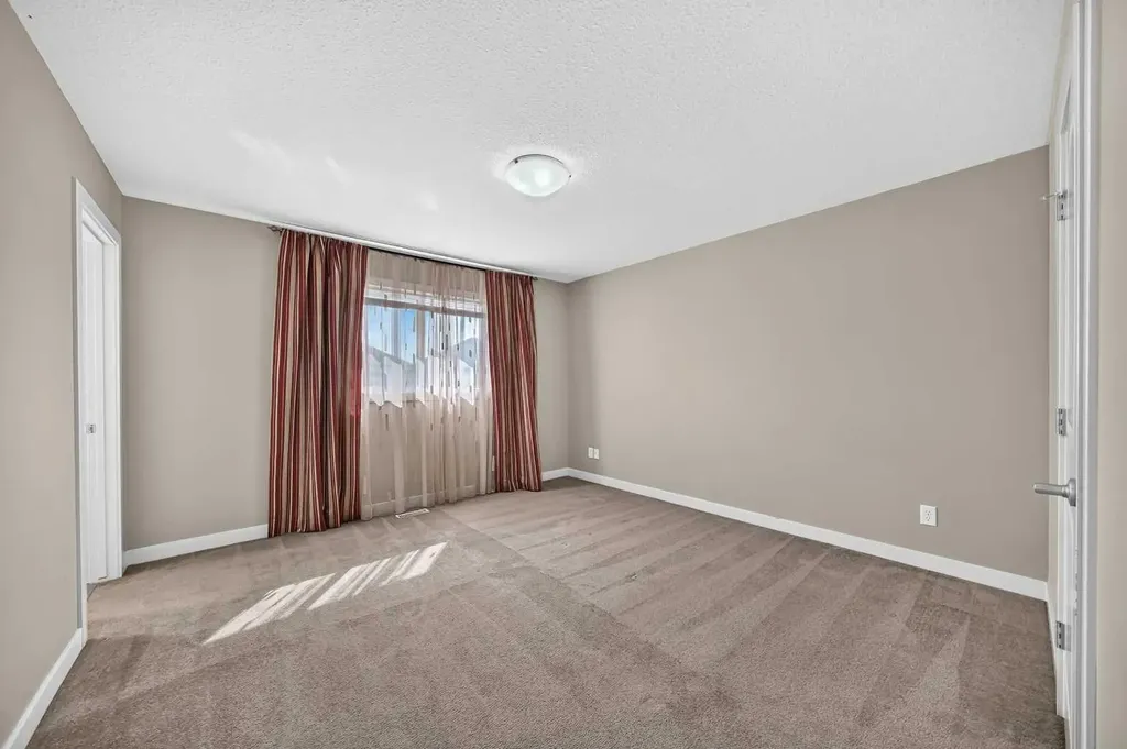 38 Everwoods Link SW Calgary AB T2Y 5G5