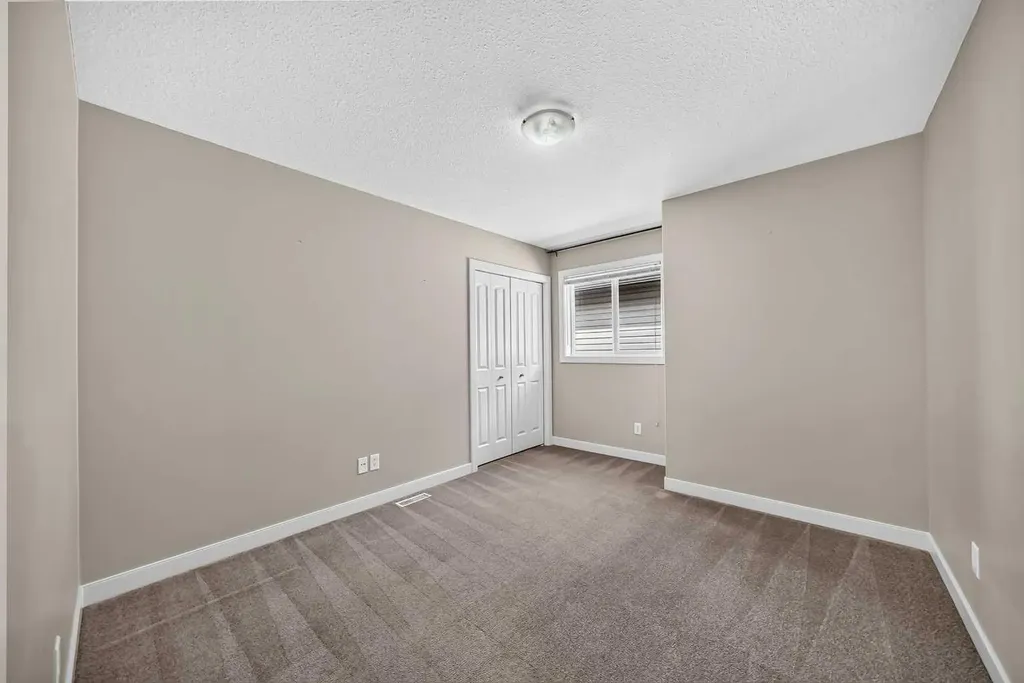 38 Everwoods Link SW Calgary AB T2Y 5G5