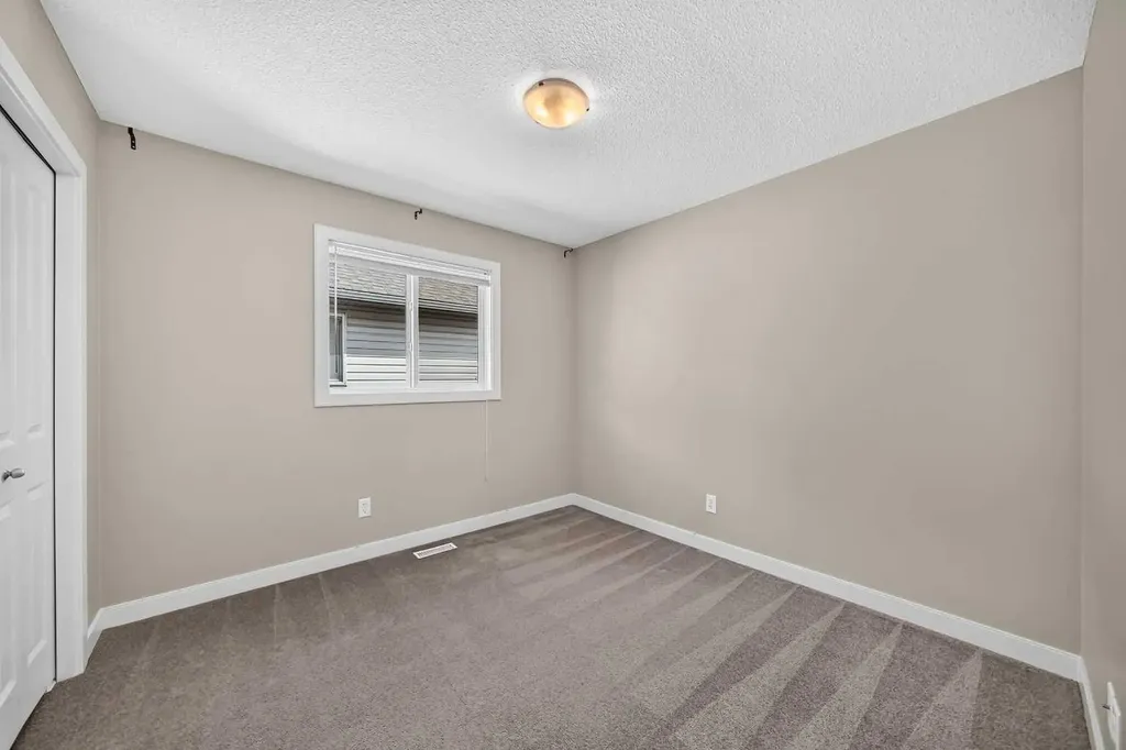 38 Everwoods Link SW Calgary AB T2Y 5G5