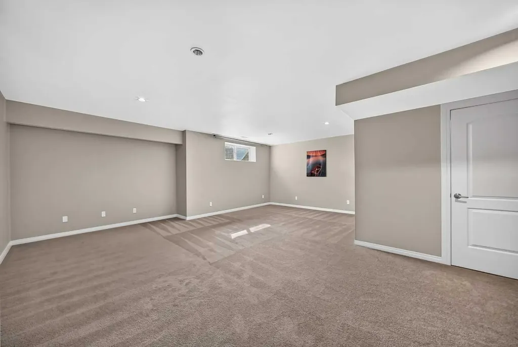 38 Everwoods Link SW Calgary AB T2Y 5G5