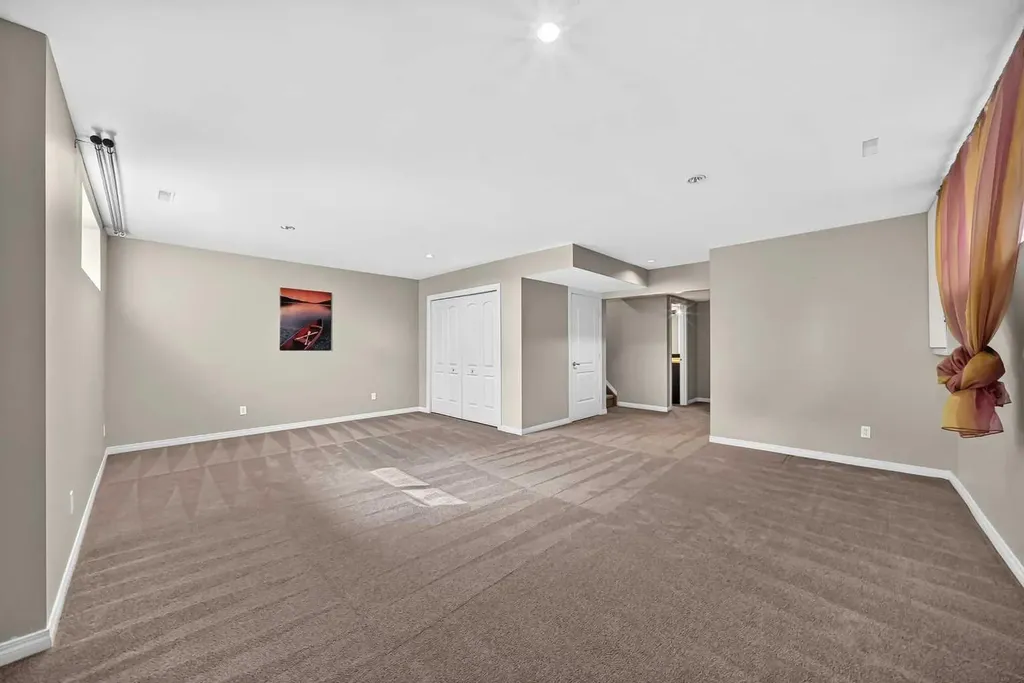 38 Everwoods Link SW Calgary AB T2Y 5G5