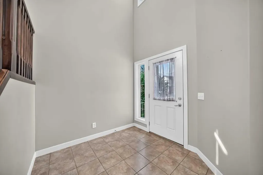 38 Everwoods Link SW Calgary AB T2Y 5G5