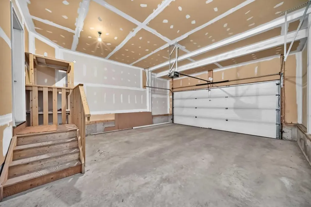 38 Everwoods Link SW Calgary AB T2Y 5G5