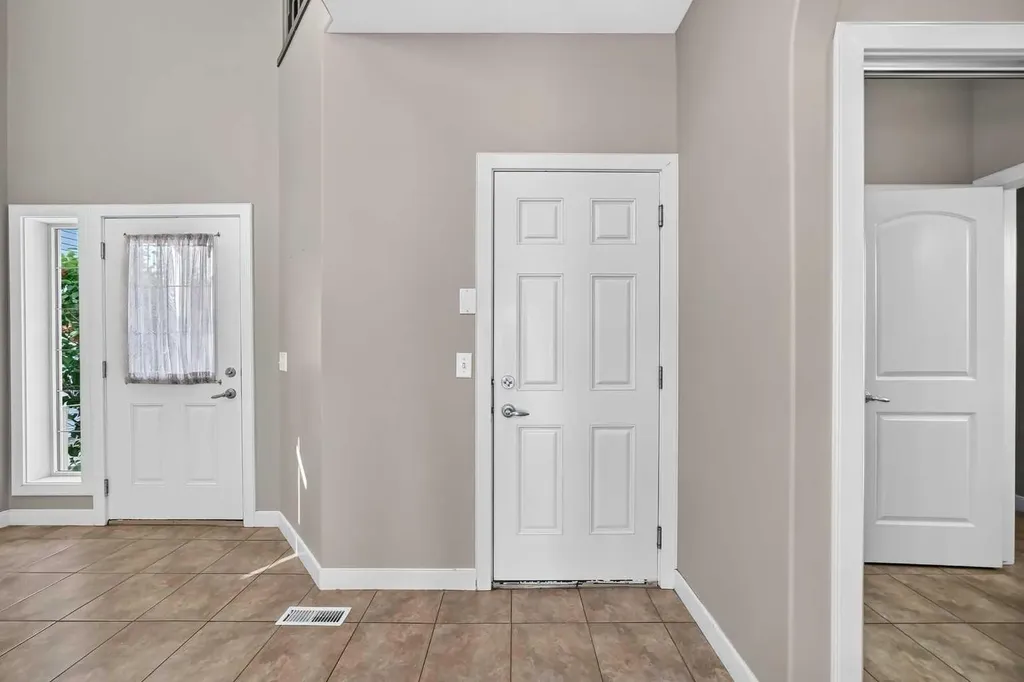 38 Everwoods Link SW Calgary AB T2Y 5G5