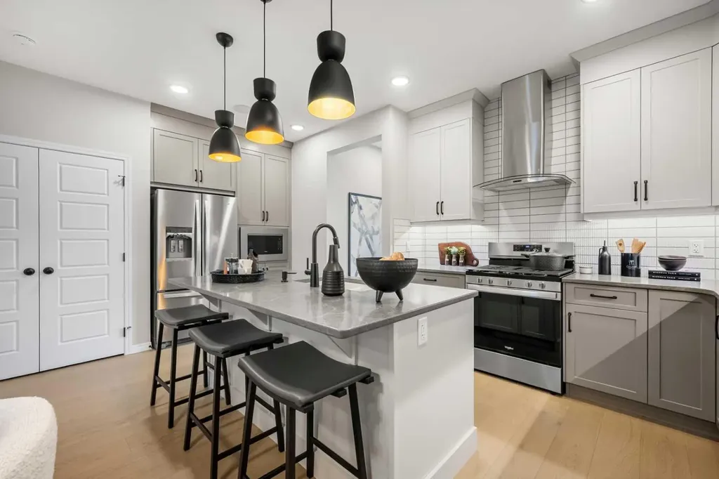 174 Mitchell Road NW Calgary AB T3R 2G6