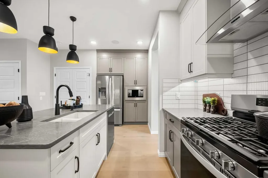 174 Mitchell Road NW Calgary AB T3R 2G6
