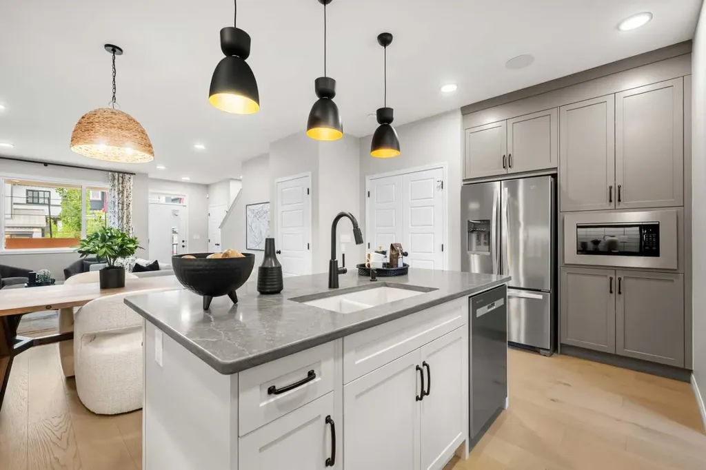174 Mitchell Road NW Calgary AB T3R 2G6