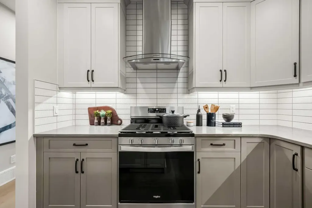 174 Mitchell Road NW Calgary AB T3R 2G6