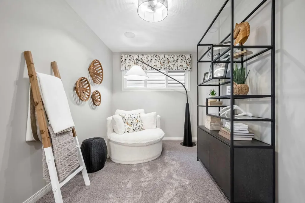 174 Mitchell Road NW Calgary AB T3R 2G6