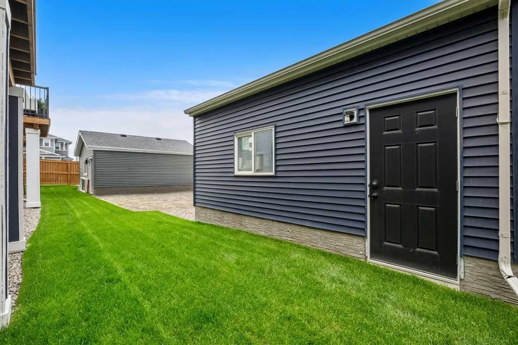 174 Mitchell Road NW Calgary AB T3R 2G6