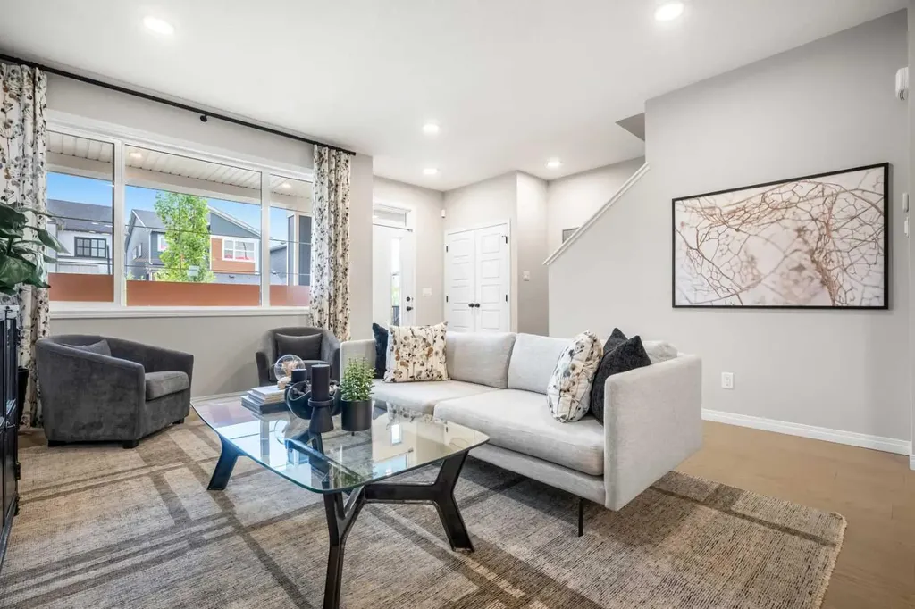 174 Mitchell Road NW Calgary AB T3R 2G6