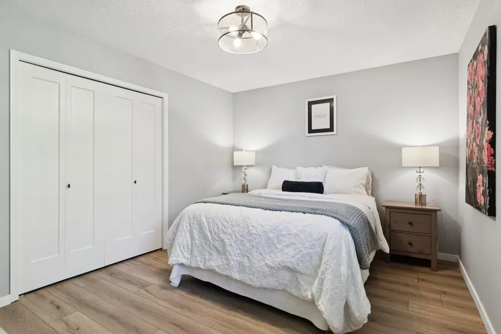 716 Cantree Road SW Calgary AB T2W2L5