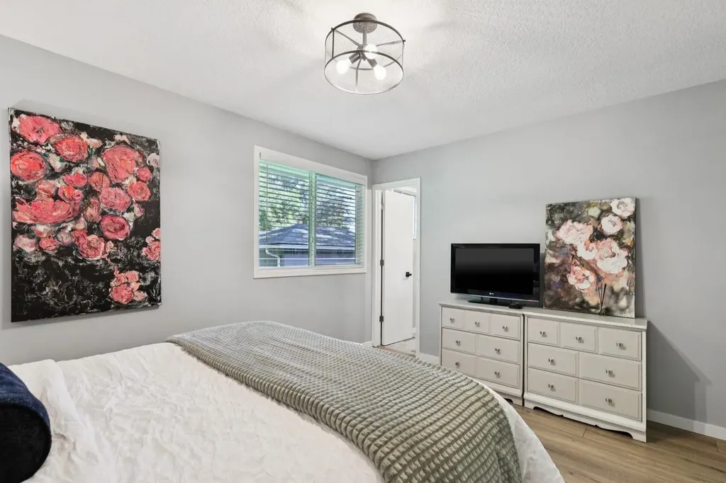 716 Cantree Road SW Calgary AB T2W2L5