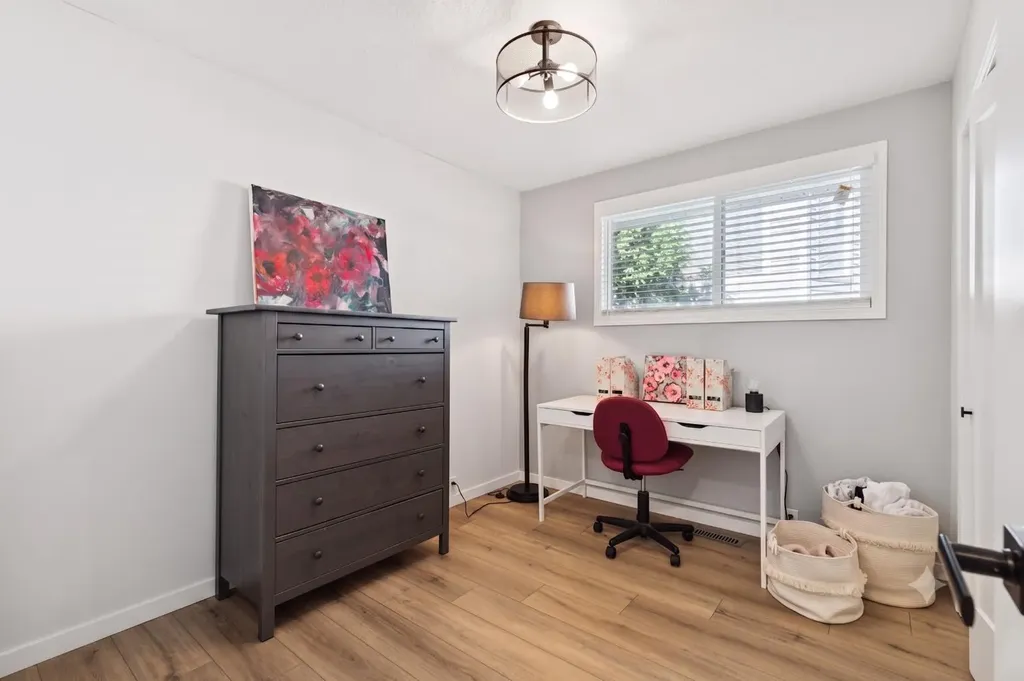 716 Cantree Road SW Calgary AB T2W2L5