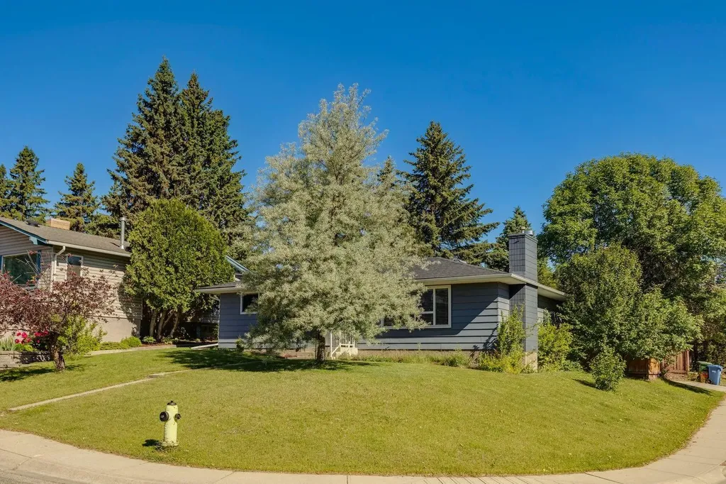 716 Cantree Road SW Calgary AB T2W2L5