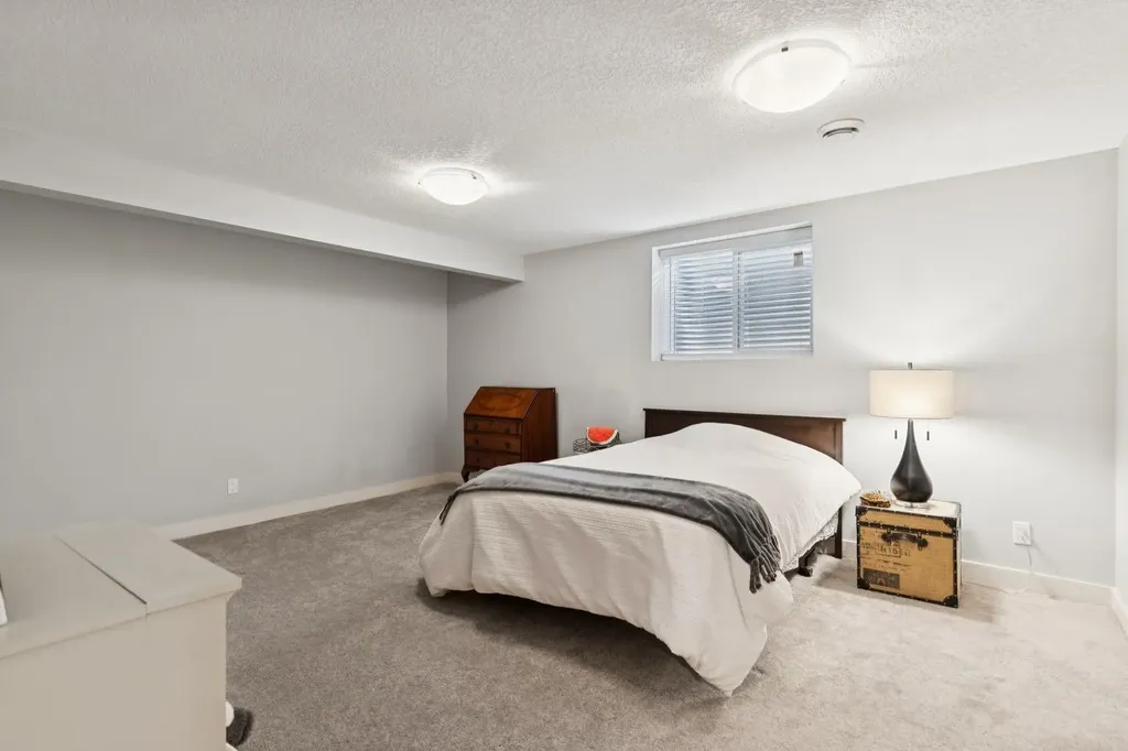 716 Cantree Road SW Calgary AB T2W2L5