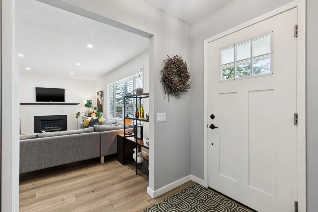 716 Cantree Road SW Calgary AB T2W2L5