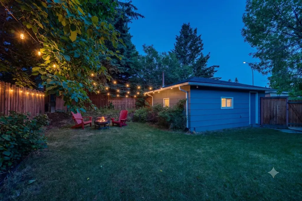 716 Cantree Road SW Calgary AB T2W2L5
