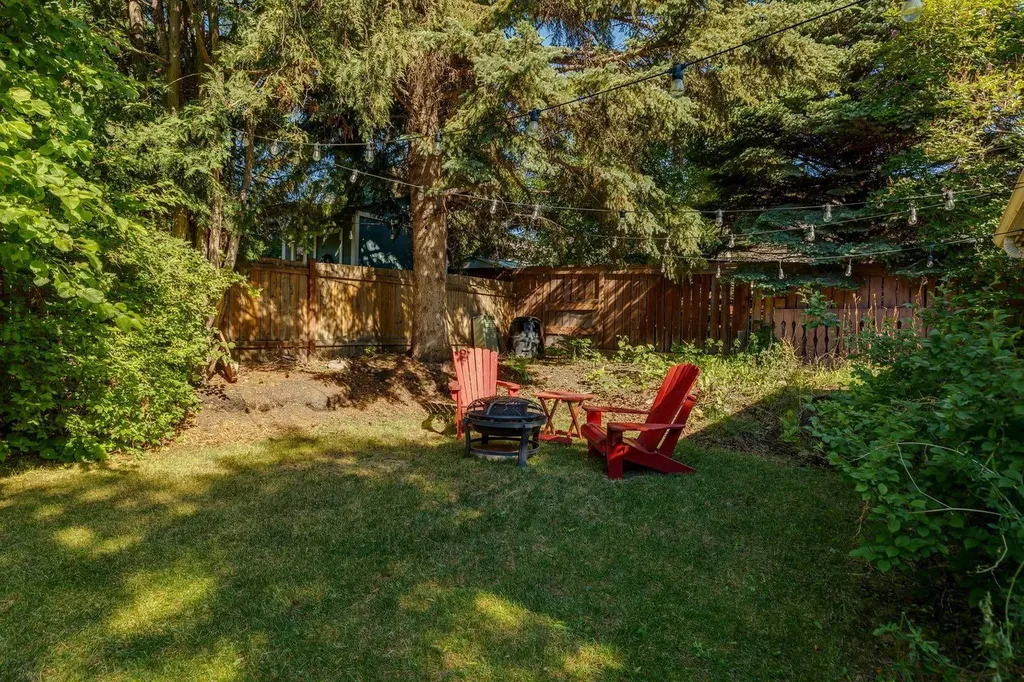 716 Cantree Road SW Calgary AB T2W2L5