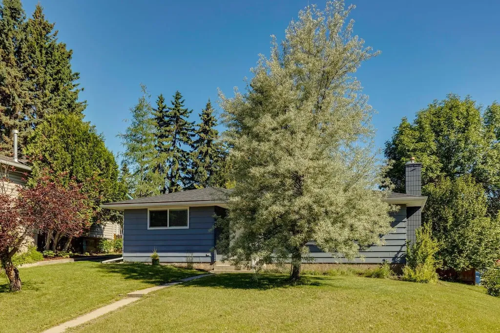 716 Cantree Road SW Calgary AB T2W2L5
