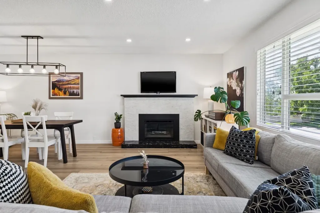 716 Cantree Road SW Calgary AB T2W2L5