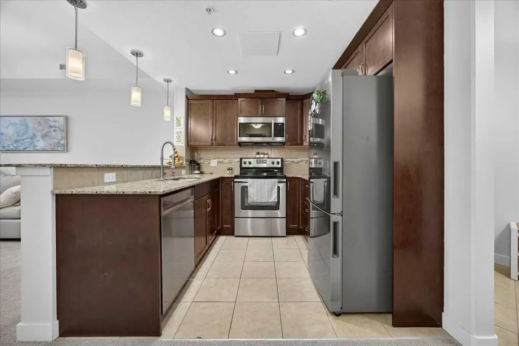 16 Varsity Estates Circle NW Calgary AB T3A 2C5