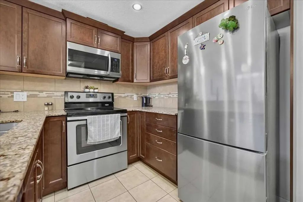 16 Varsity Estates Circle NW Calgary AB T3A 2C5