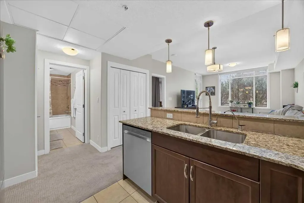 16 Varsity Estates Circle NW Calgary AB T3A 2C5