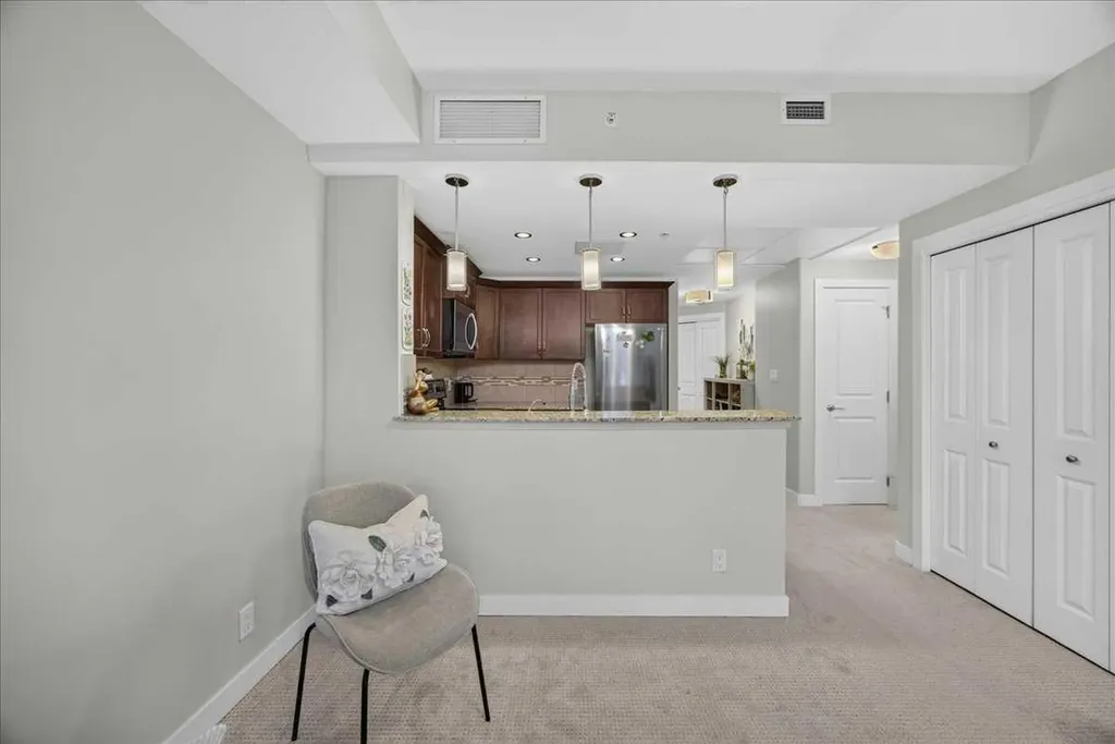 16 Varsity Estates Circle NW Calgary AB T3A 2C5