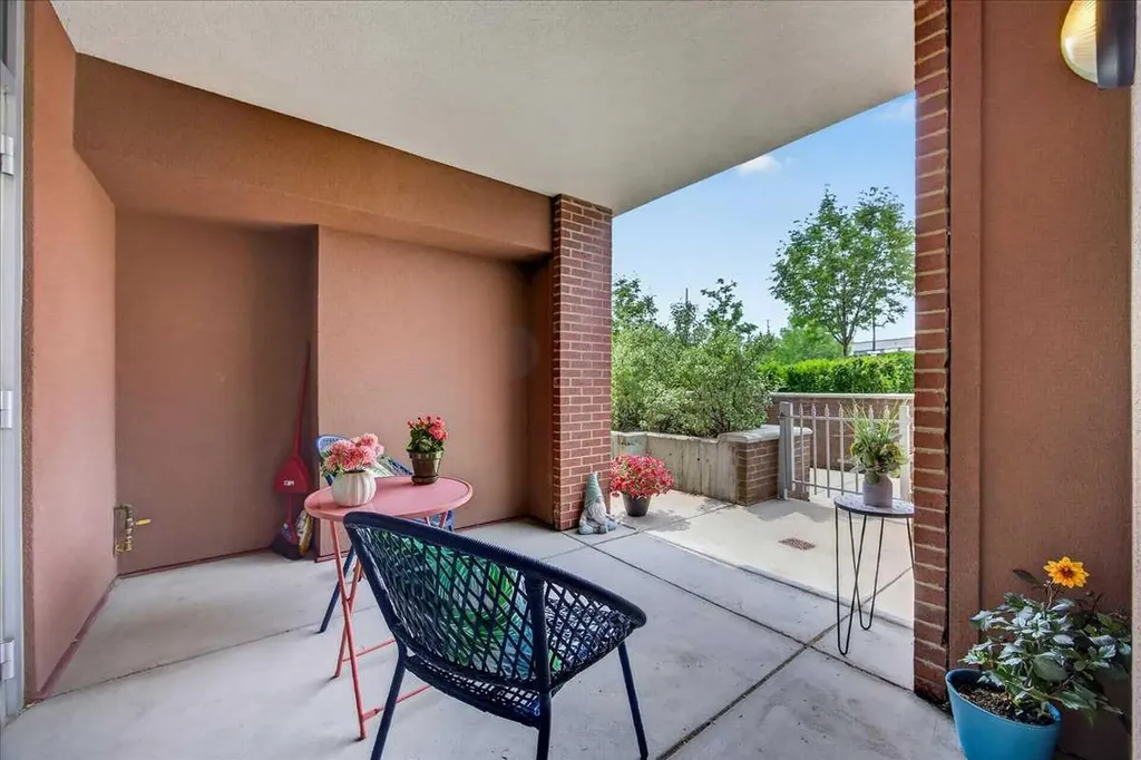 16 Varsity Estates Circle NW Calgary AB T3A 2C5