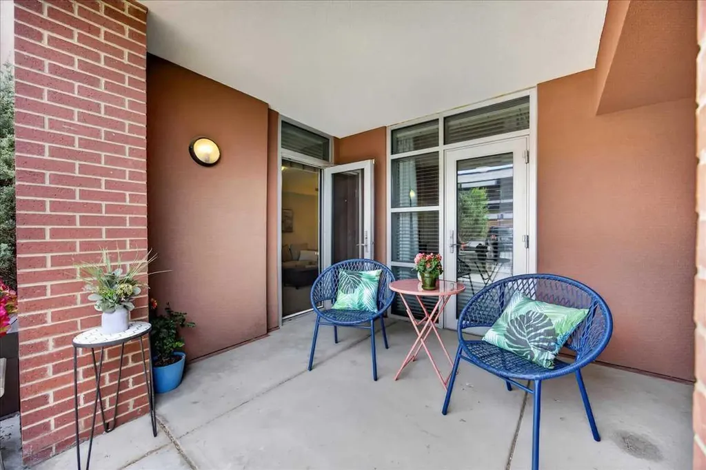 16 Varsity Estates Circle NW Calgary AB T3A 2C5