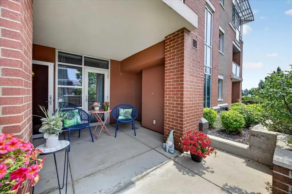 16 Varsity Estates Circle NW Calgary AB T3A 2C5