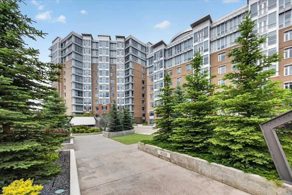 16 Varsity Estates Circle NW Calgary AB T3A 2C5