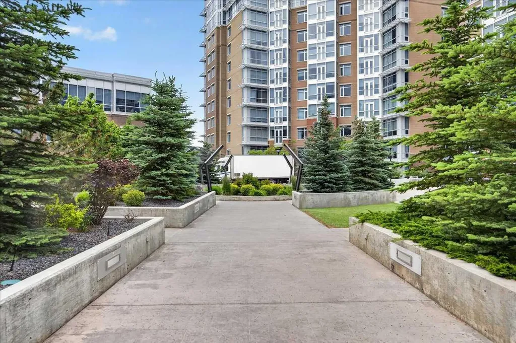 16 Varsity Estates Circle NW Calgary AB T3A 2C5