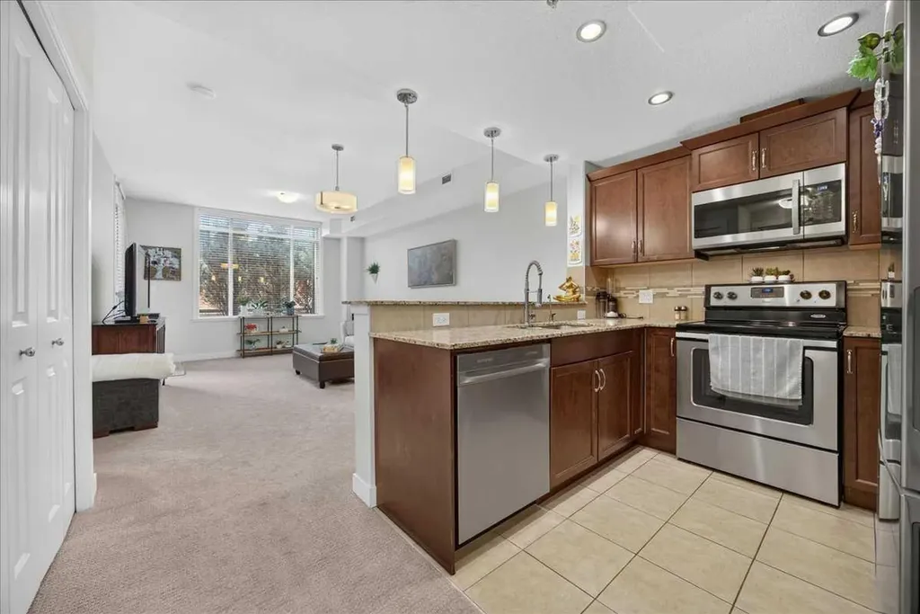 16 Varsity Estates Circle NW Calgary AB T3A 2C5