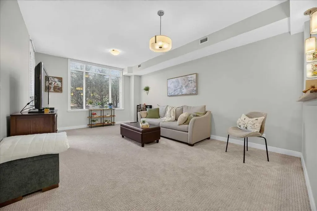 16 Varsity Estates Circle NW Calgary AB T3A 2C5