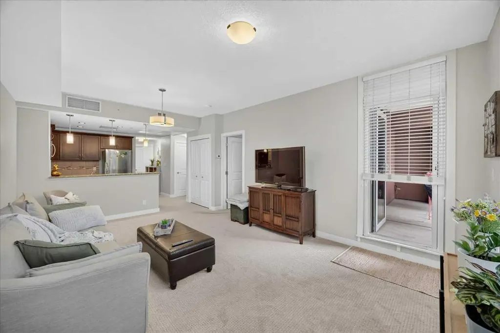 16 Varsity Estates Circle NW Calgary AB T3A 2C5