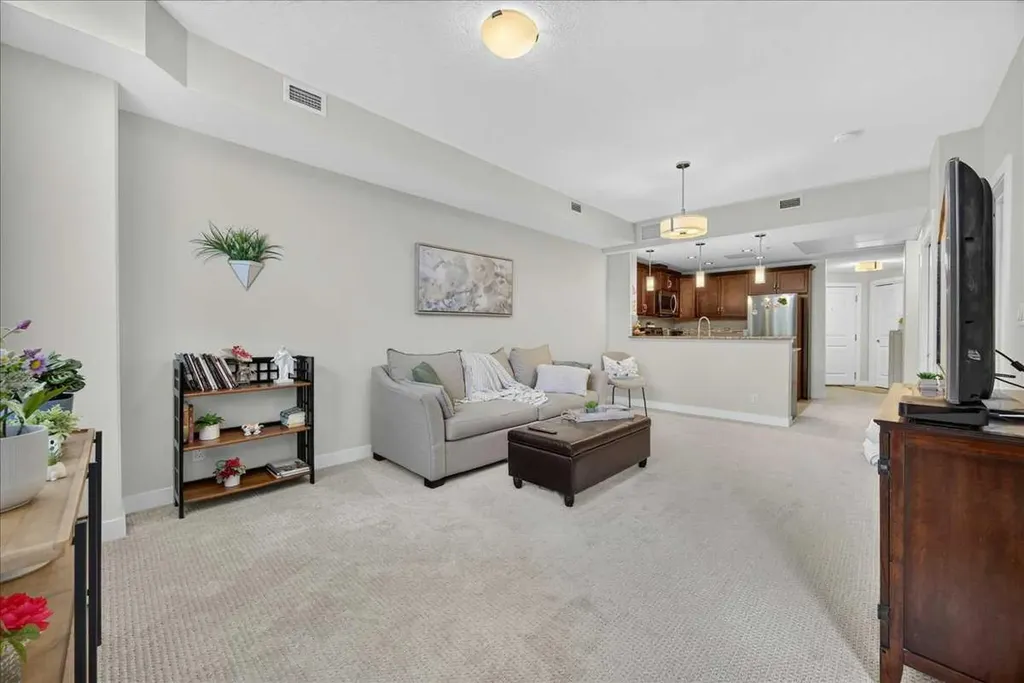 16 Varsity Estates Circle NW Calgary AB T3A 2C5