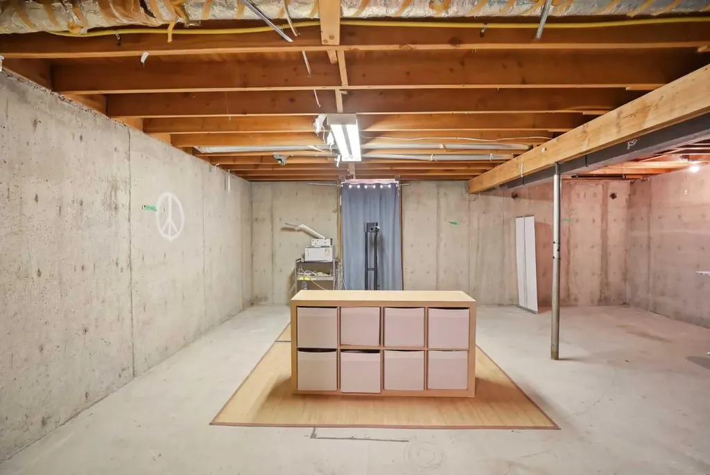 6416 4a Street NE Calgary AB T2K 5M9